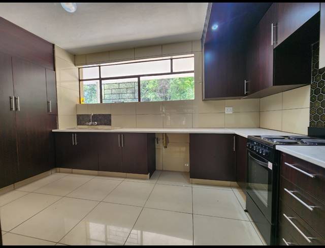2 BEDROOM TOWNHOUSE FOR SALE IN THREE RIVERS PROPER